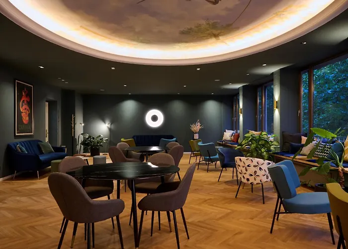 Hotel Rotkreuzplatz
